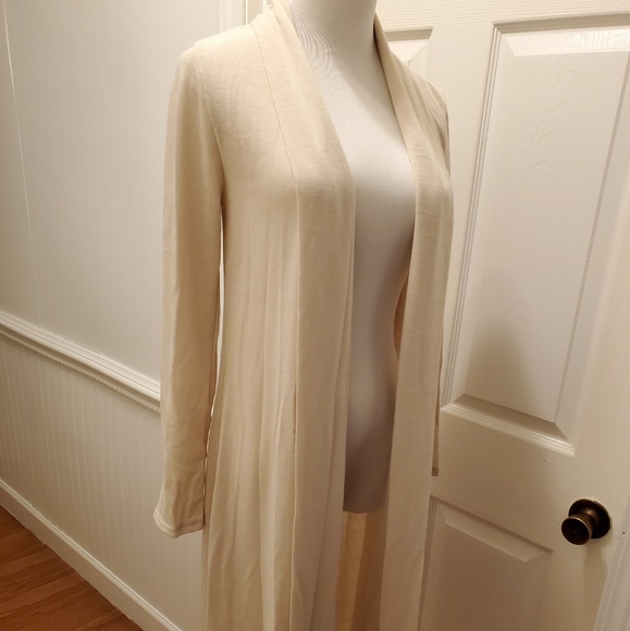 Long lite weight cardigan - Picture 3 of 8